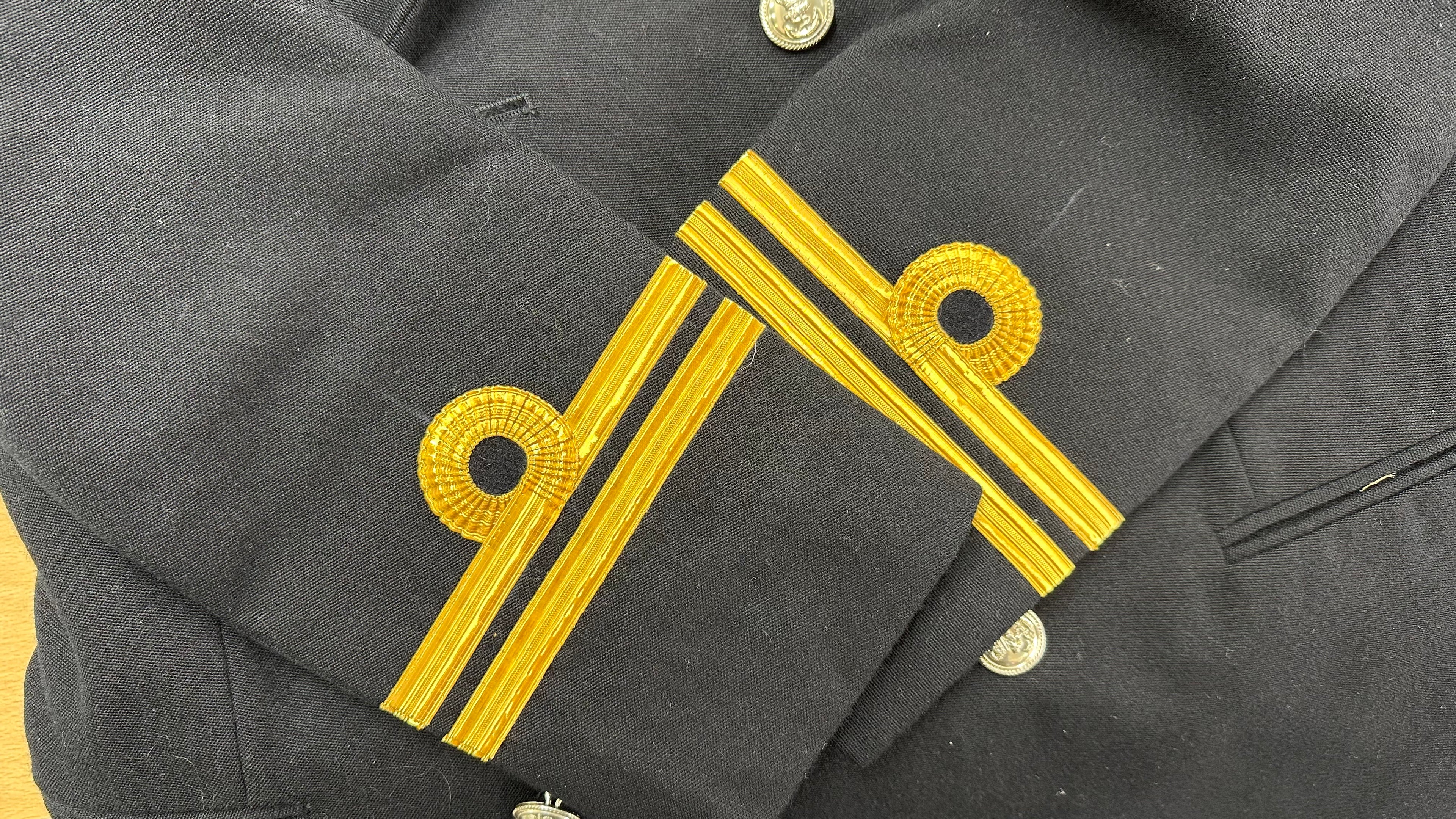 Royal Naval Officer Lt Gold lace Uniform